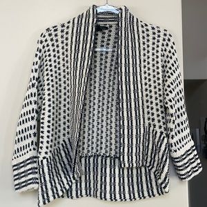 Kenneth Cole 3/4 sleeve sweater. Size small